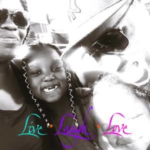 Meet your Posher, Akilah